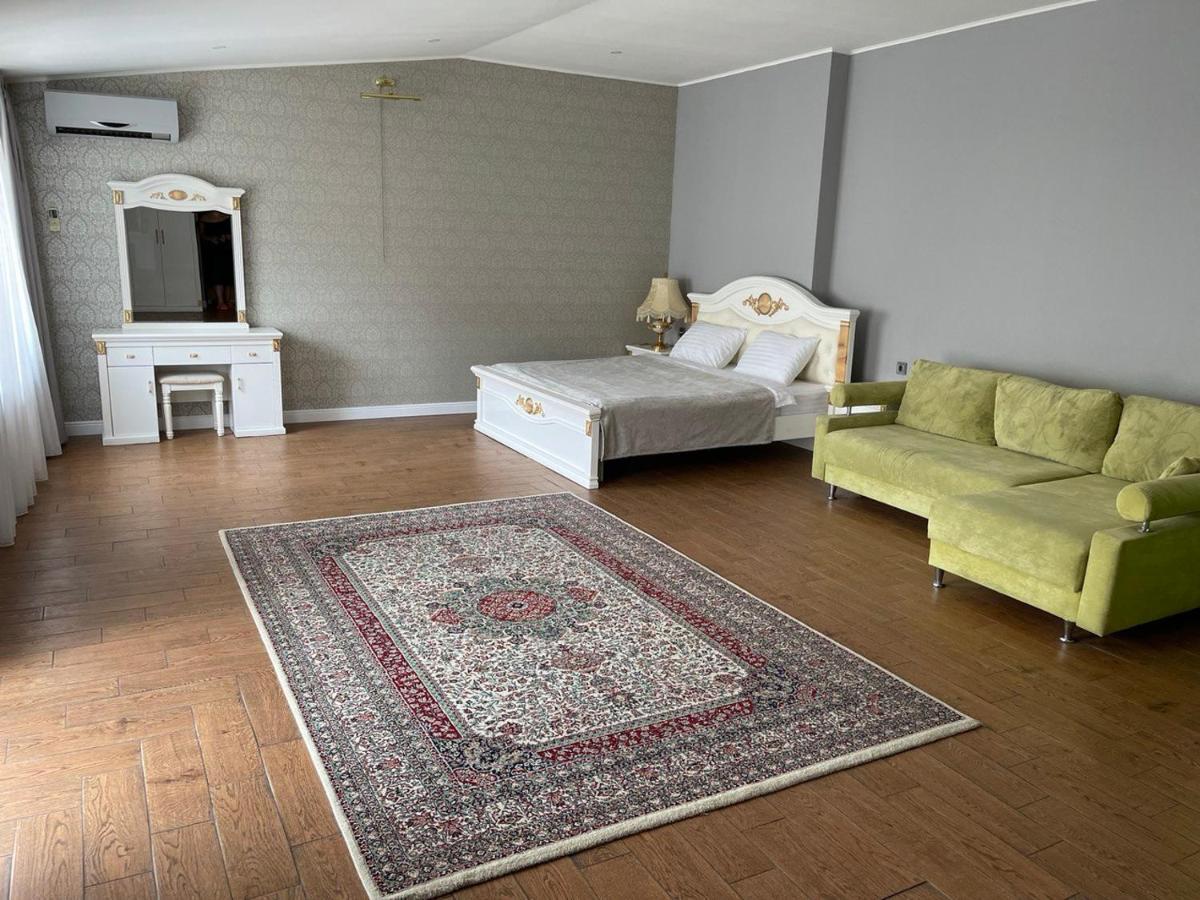 Ferienwohnung Club City House Klumba Odessa Exterior foto