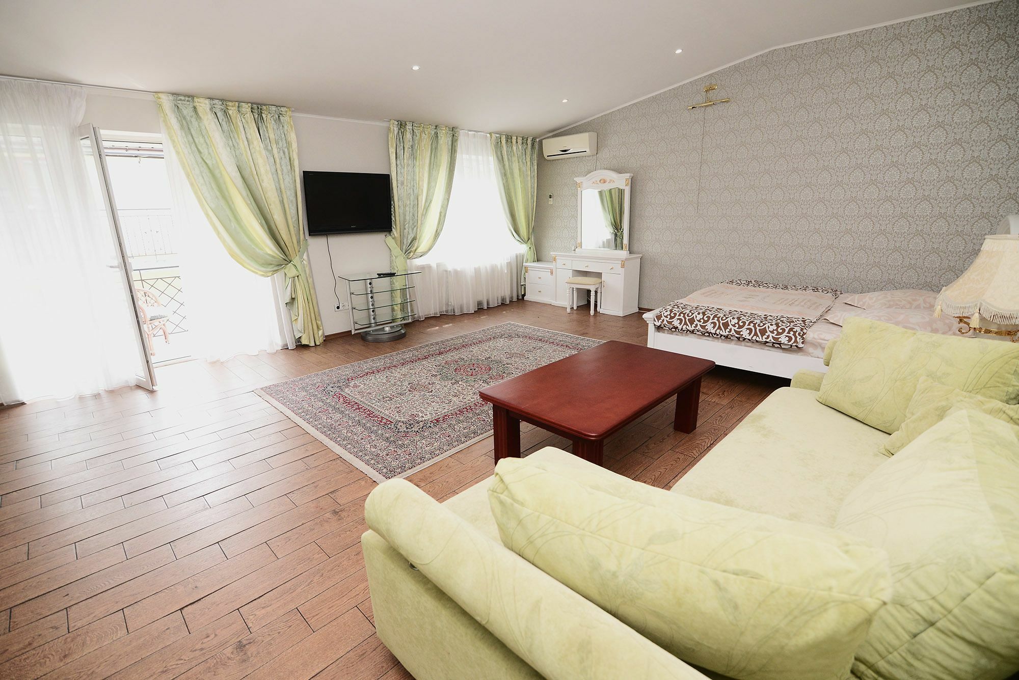 Ferienwohnung Club City House Klumba Odessa Exterior foto